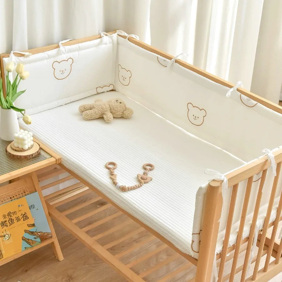 Tour-de-lit-bebe-One-Piece-mignon