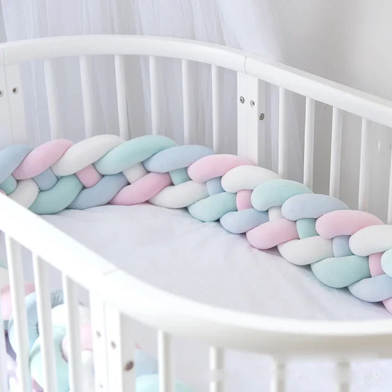 Tour-de-lit-bebe-tresse-insular-multicolore
