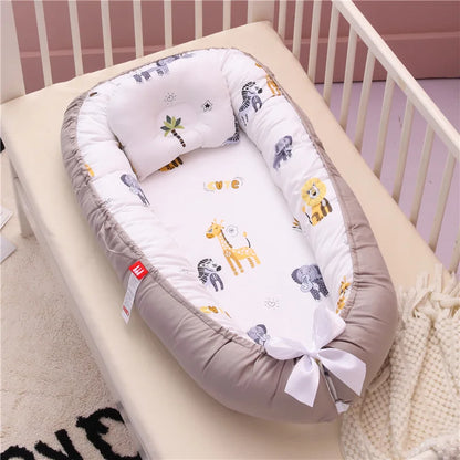 Lit de voyage bébé avec oreiller-Bébé®-NN Baby&Mummy-Gris Giraffe-NN Baby&amp;Mummy